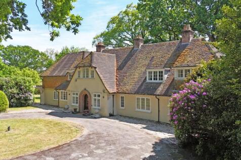 Holmsley Road, Wootton, BH25 5 bed detached house for sale