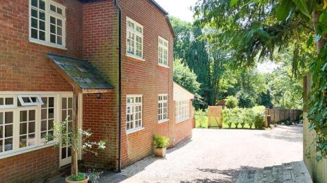4 bedroom semi-detached house for sale
