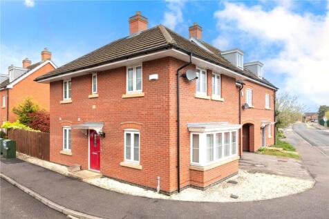 Kingsdown Road, Lincoln... 4 bed link detached house for sale