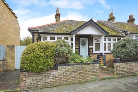 3 bedroom semi-detached bungalow for sale