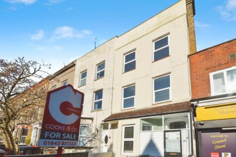 4 bedroom flat for sale