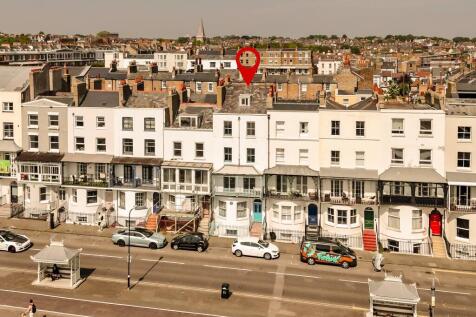 6 bedroom terraced house for sale