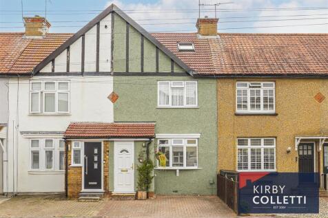 River Avenue, Hoddesdon 3 bed terraced house for sale