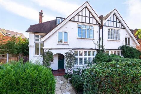 Lydford Road, London 3 bed flat for sale
