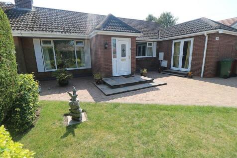 2 bedroom semi-detached bungalow for sale