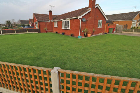 2 bedroom semi-detached bungalow for sale