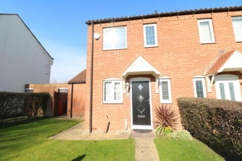 2 bedroom semi-detached house for sale