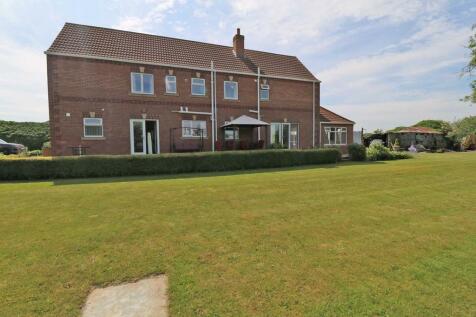 5 bed detached house