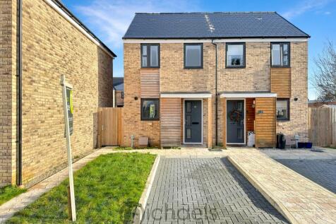 2 bedroom semi-detached house for sale