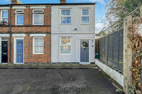 2 bedroom end of terrace house for sale