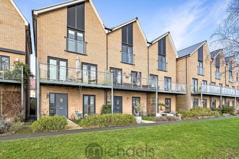 4 bedroom town house for sale