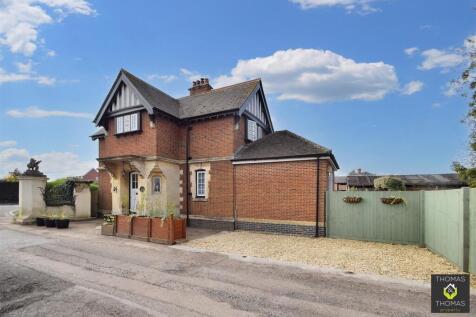 2 bedroom detached house for sale