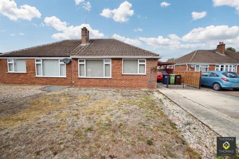 2 bedroom semi-detached bungalow for sale