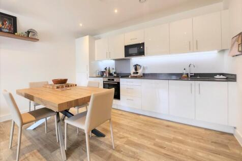 Marleigh Avenue, Cambridge, Cambs, CB5 2 bed apartment for sale