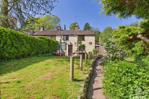 Millend, Blakeney 2 bed cottage for sale