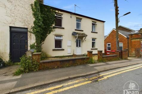 2 bedroom semi-detached house for sale