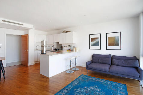 3 bedroom flat for sale