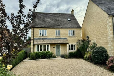 5 bedroom detached house for sale