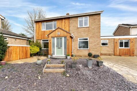 4 bedroom detached house for sale