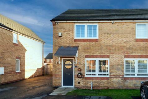 2 bedroom semi-detached house for sale