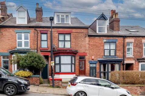 4 bedroom terraced house for sale