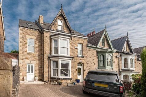 7 bedroom end of terrace house for sale