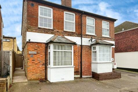 2 bedroom semi-detached house for sale