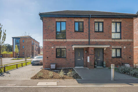 Maynard Way, Bordon, Hampshire 2 bed semi