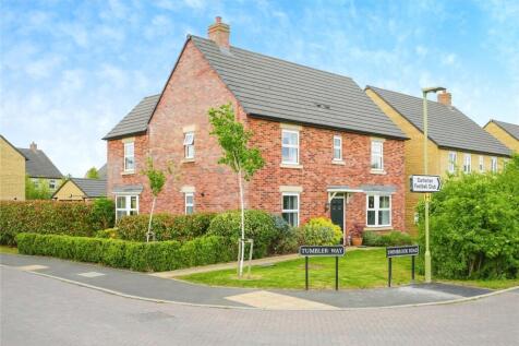 Carterton, Oxfordshire.  OX18 4 bed detached house for sale