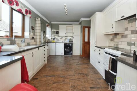 3 bedroom semi-detached bungalow for sale