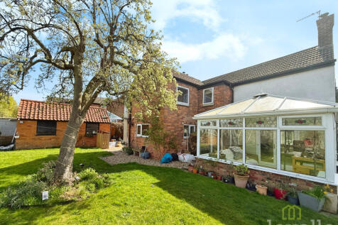High Street.  Kexby, Gainsborough DN21 3 bed detached house for sale