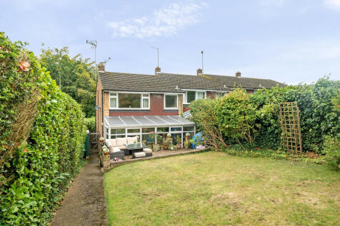 4 bedroom end of terrace house for sale
