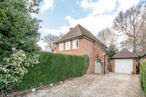 2 bedroom maisonette for sale