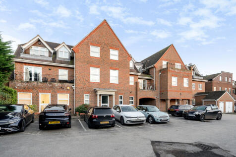 Carnegie Court, The Broadway, Farnham... 1 bed apartment for sale