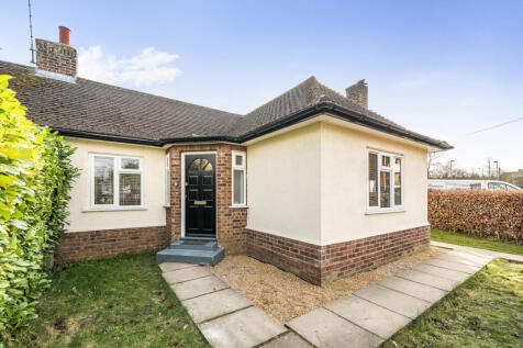 Morten Gardens, Denham Green 2 bed bungalow for sale