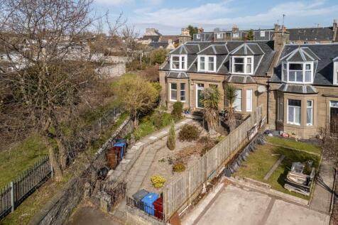 11 Sunnybrae Terrace, Dundee, DD3 8NG 4 bed end of terrace house for sale
