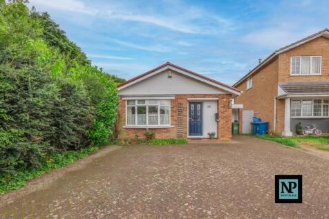 Quince, Tamworth, B77 2 bed detached bungalow for sale