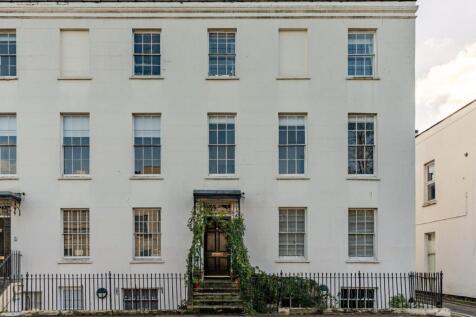 Bath Road, Cheltenham, GL53 3 bed apartment for sale