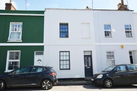 2 bedroom town house for sale