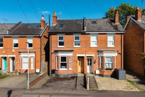 Hall Road, Leckhampton, Cheltenham, GL53 3 bed semi