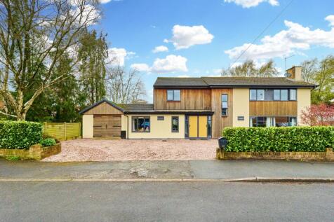 6 bedroom detached house for sale