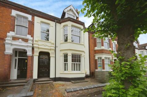 5 bedroom terraced house for sale