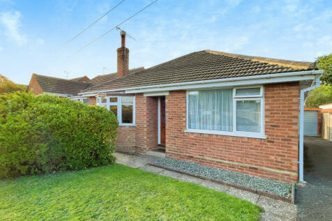 2 bedroom detached bungalow for sale