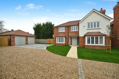 5 bedroom detached house for sale