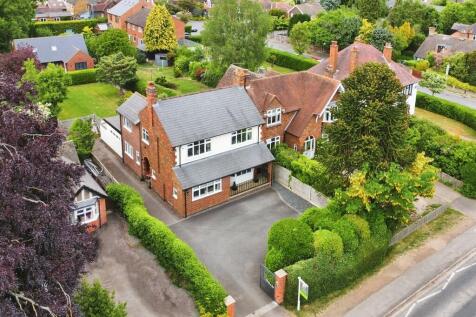 5 bedroom detached house for sale