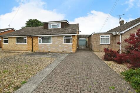 2 bedroom semi-detached house for sale