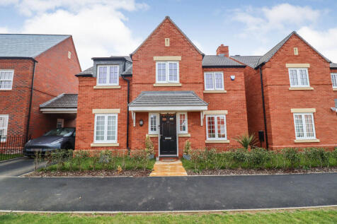 4 bedroom detached house for sale