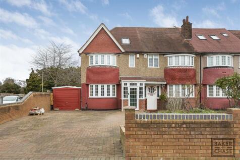 4 bedroom end of terrace house for sale