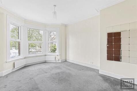 St. Marks Road, Enfield EN1 2 bed maisonette for sale