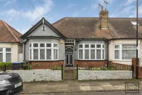 2 bedroom semi-detached bungalow for sale